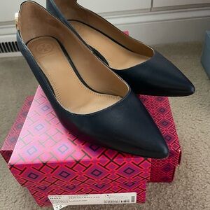 Navy Tory Burch Elizabeth pumps